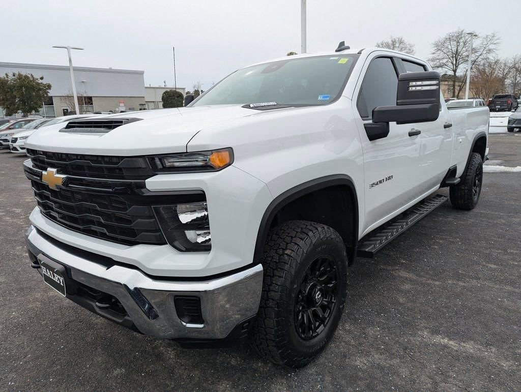 Used 2024 Chevrolet Silverado 3500 W/T image 4