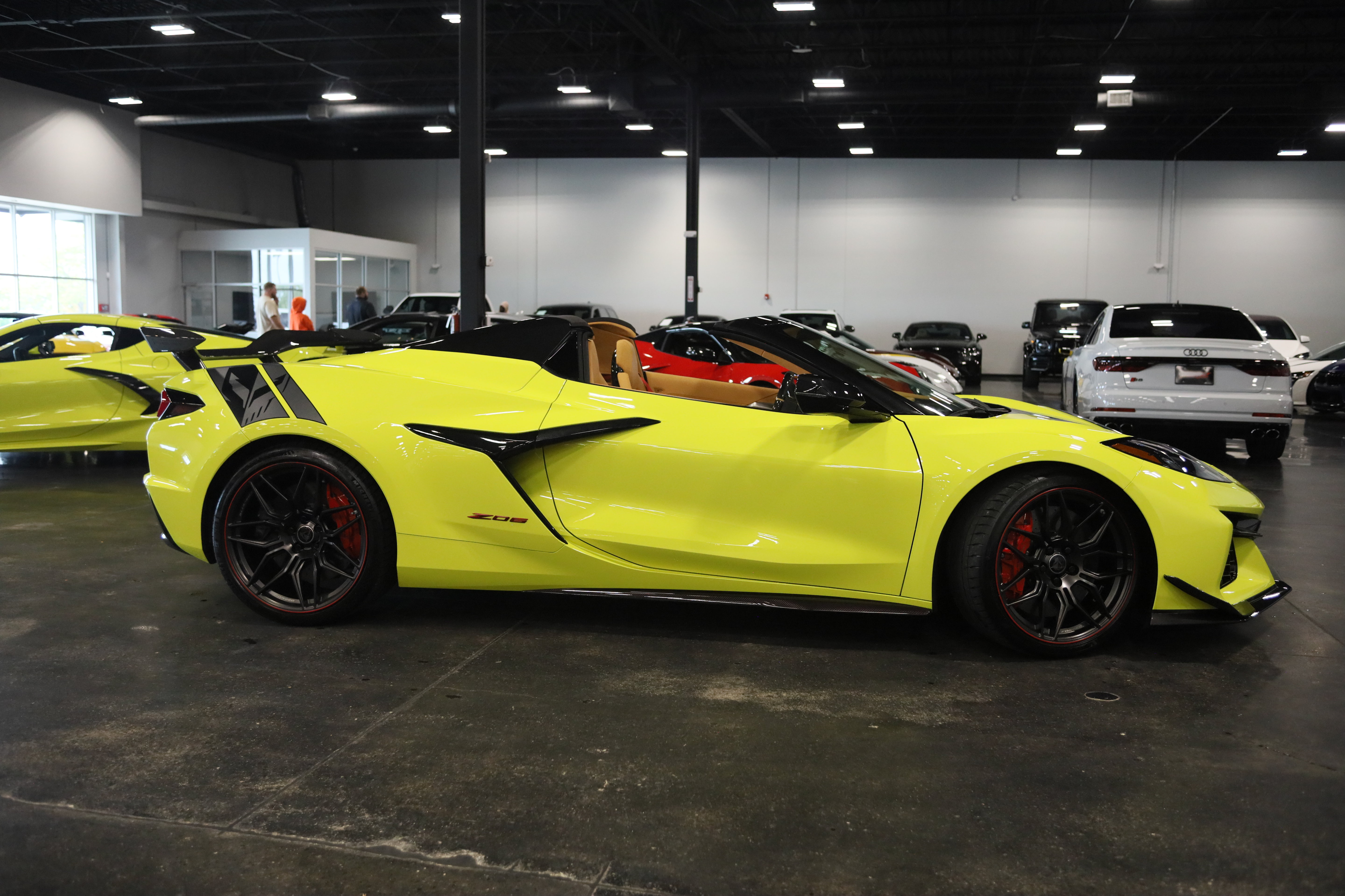 Used 2023 Chevrolet Corvette Z06 w/ Z07 Performance Package RWD image 11