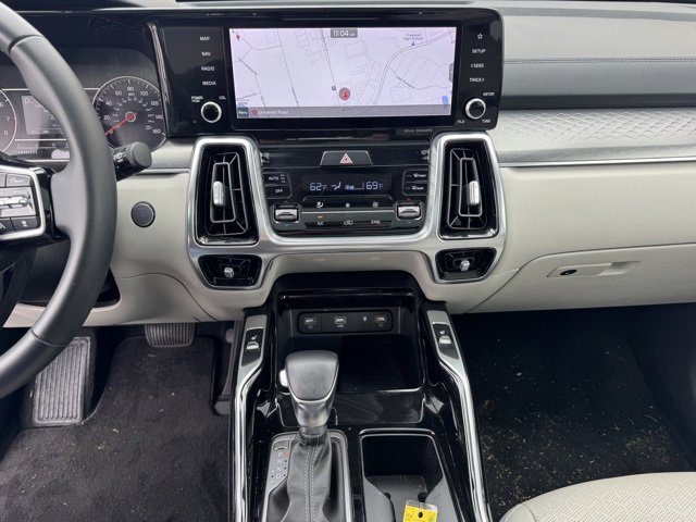Certified 2022 Kia Sorento SX image 22