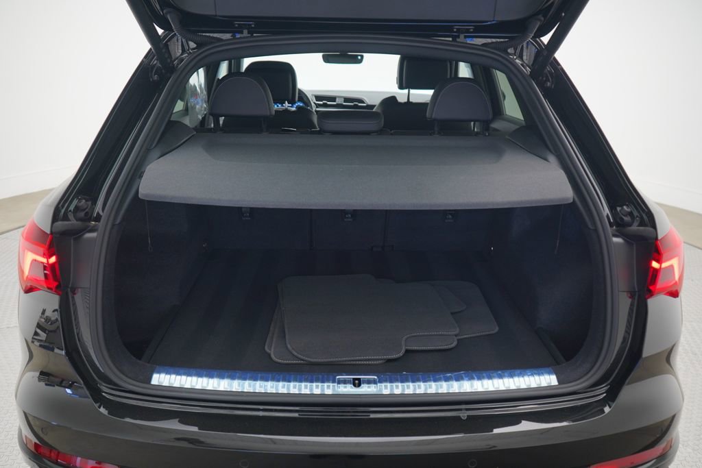 Used 2025 Audi Q3 2.0T Premium w/ Convenience Package image 12