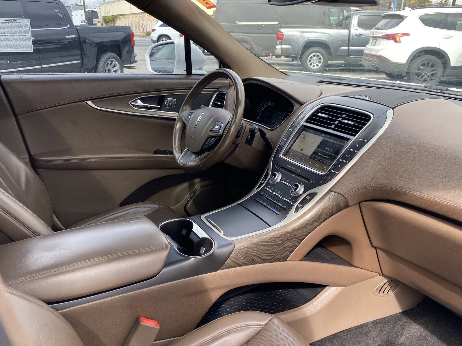 Used 2018 Lincoln MKX Reserve w/ Driver Assistance Package image 23