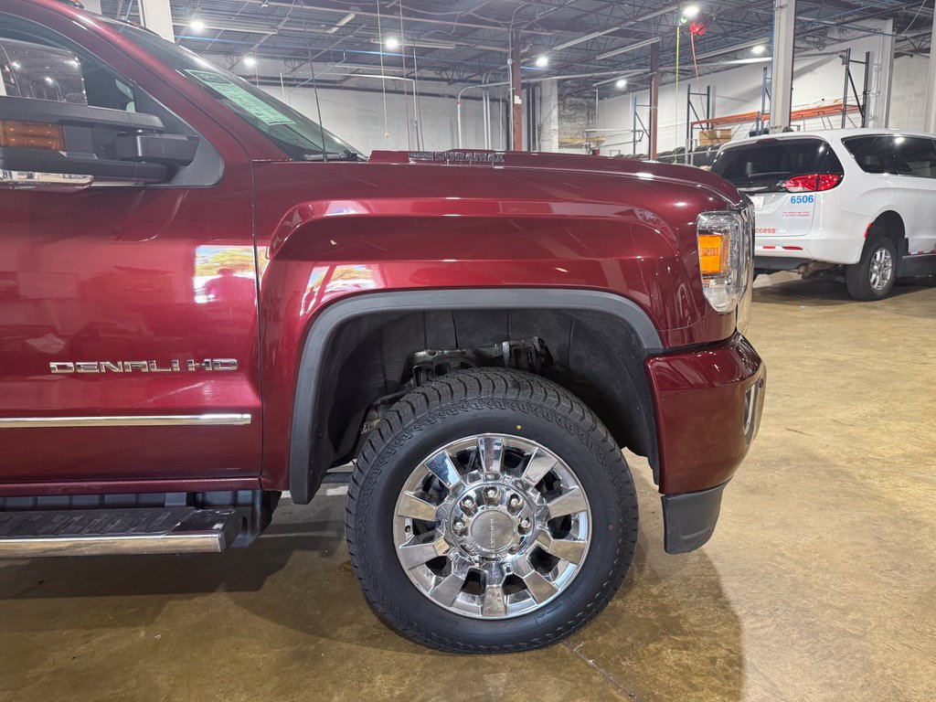 Used 2017 GMC Sierra 2500 Denali w/ Duramax Plus Package AWD/4WD image 13