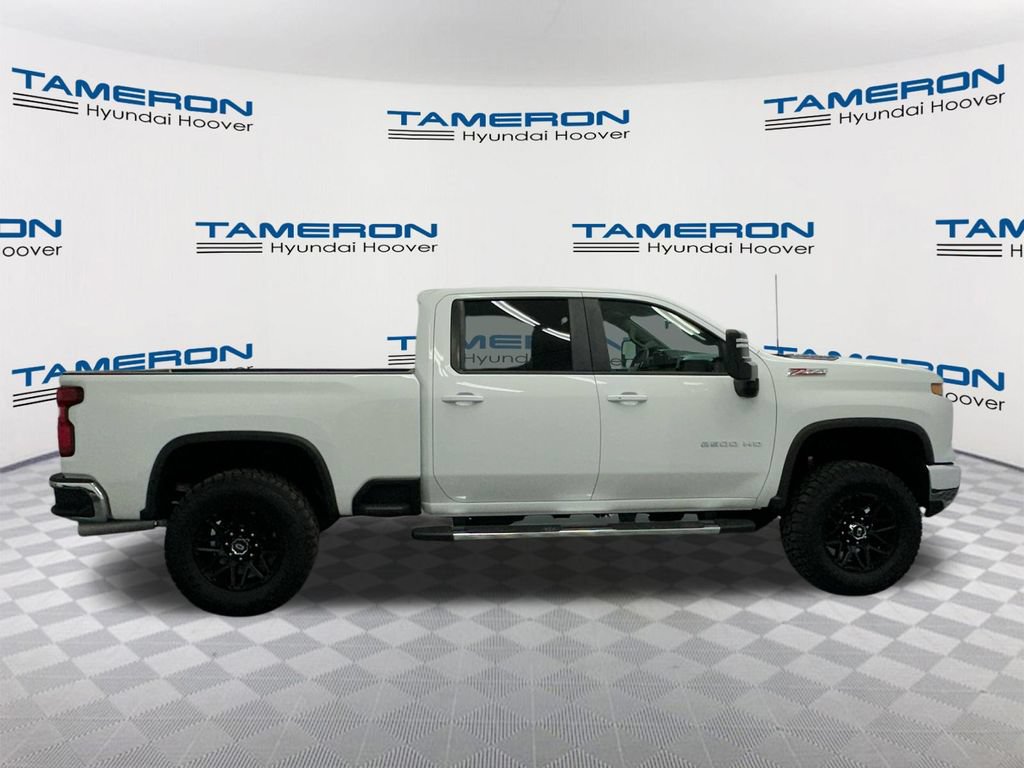 Used 2024 Chevrolet Silverado 2500 LT AWD/4WD image 6
