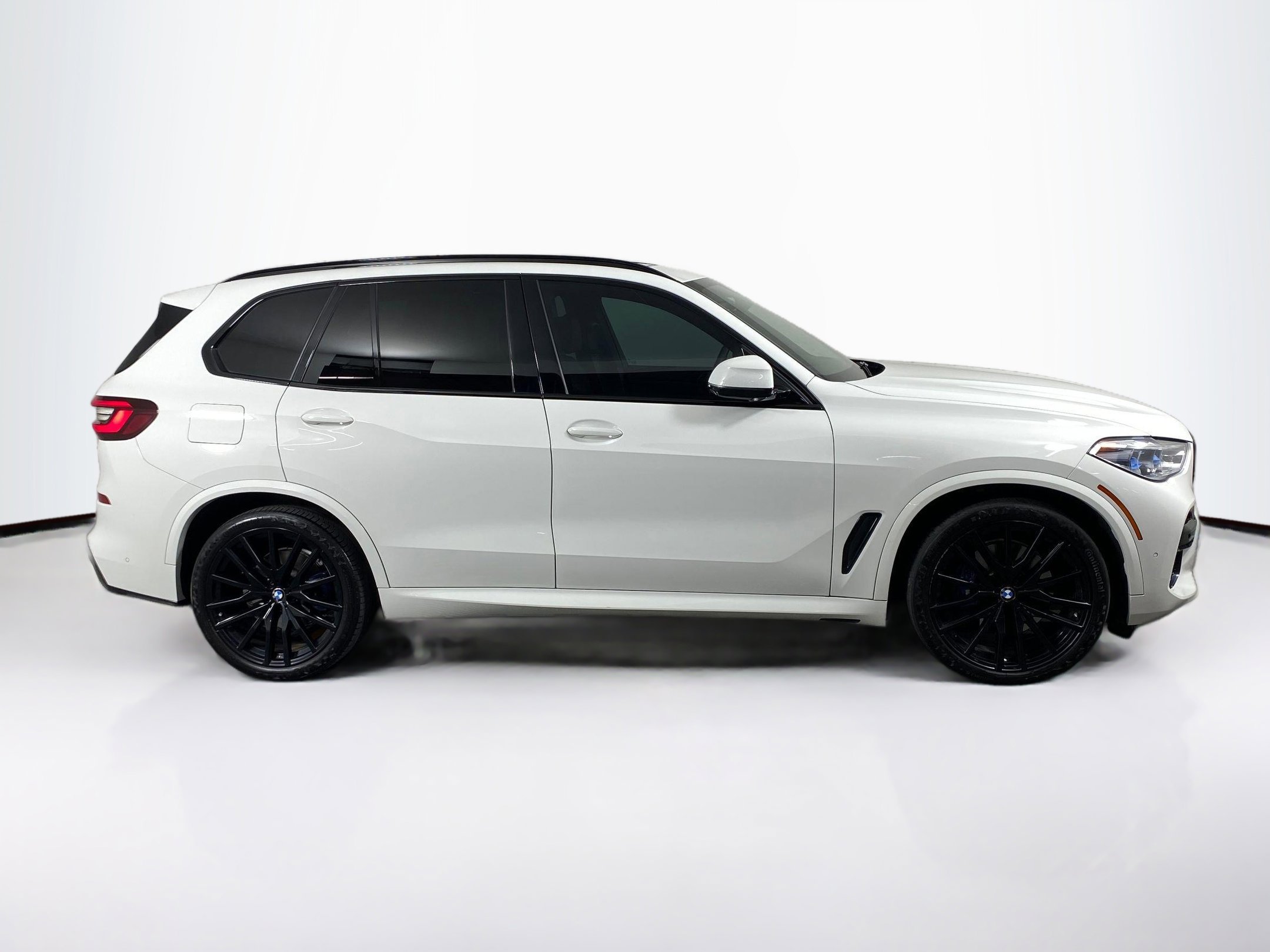 Used 2022 BMW X5 sDrive40i w/ M Sport Package image 9