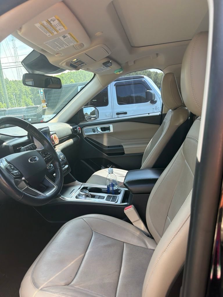 Used 2020 Ford Explorer Limited w/ Class III Trailer Tow Package RWD image 3