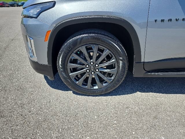 Used 2023 Chevrolet Traverse RS w/ LPO, Floor Liner Package AWD/4WD image 9