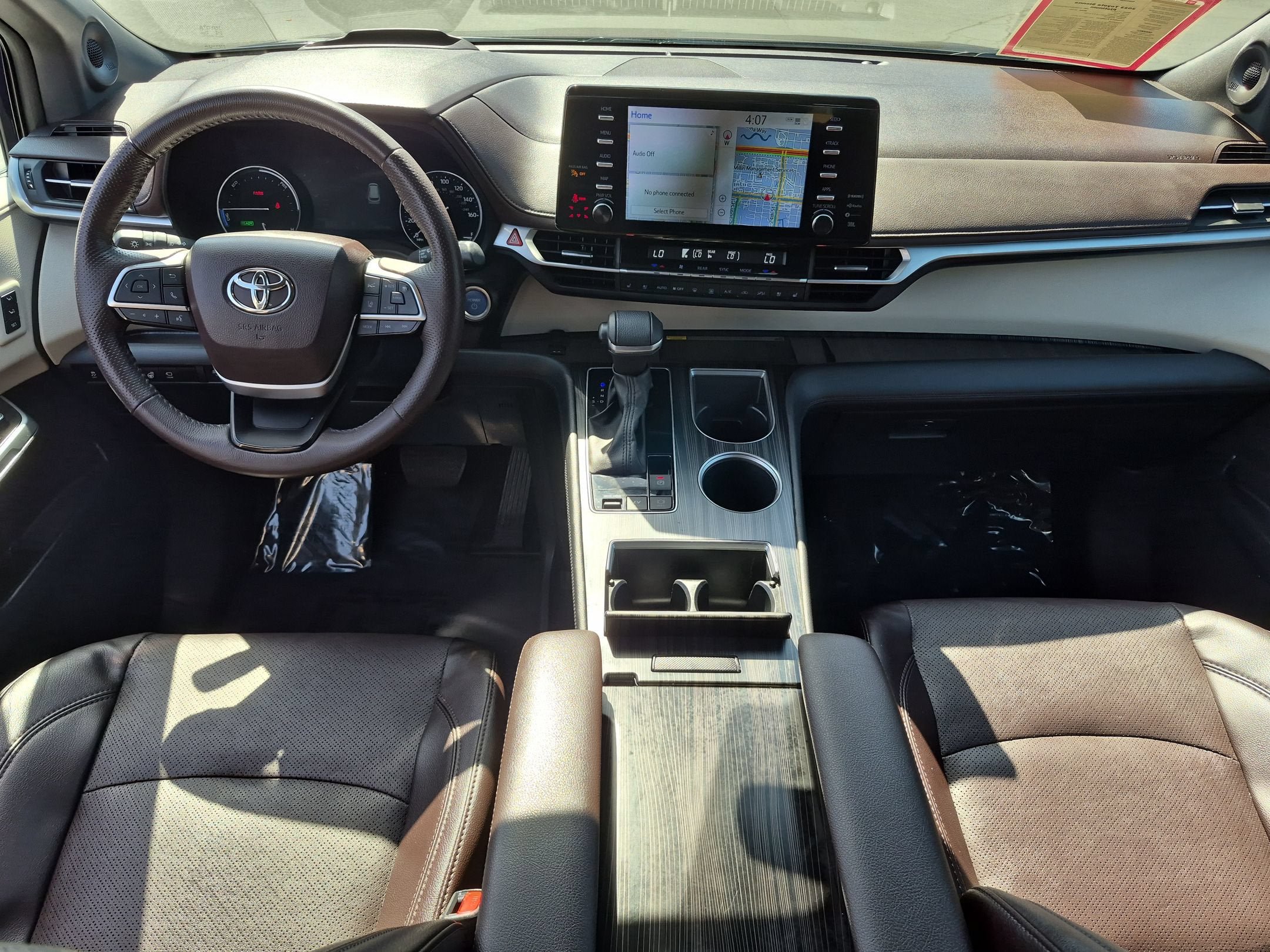 Used 2023 Toyota Sienna Platinum AWD/4WD image 12