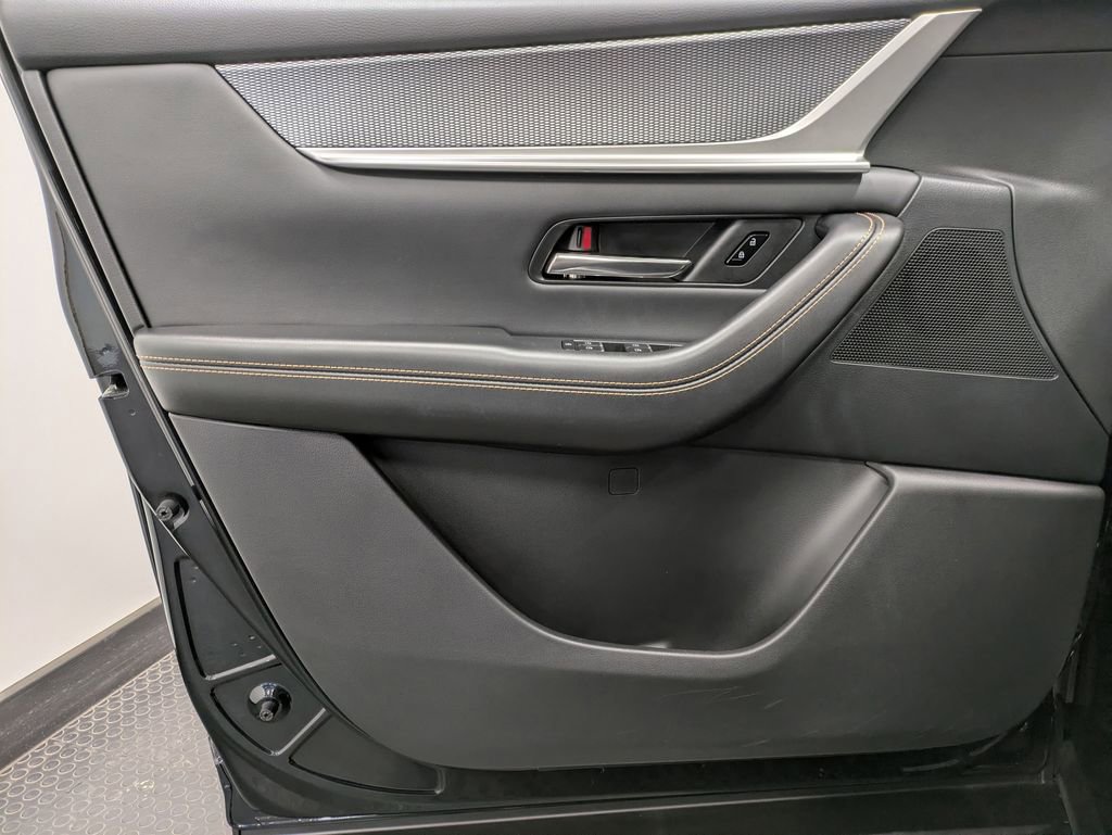 Certified 2025 MAZDA CX-90 3.3 Turbo w/ Premium Plus Pkg image 8