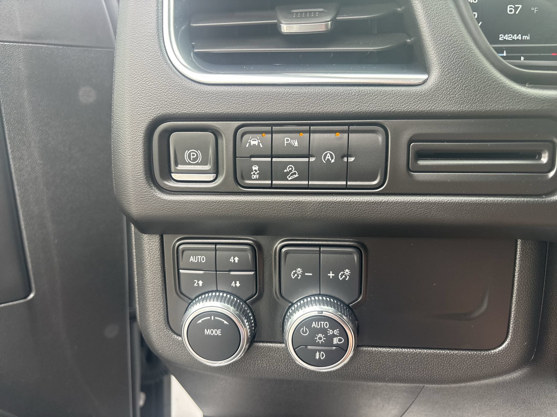 Certified 2023 GMC Yukon AT4 AWD/4WD image 18