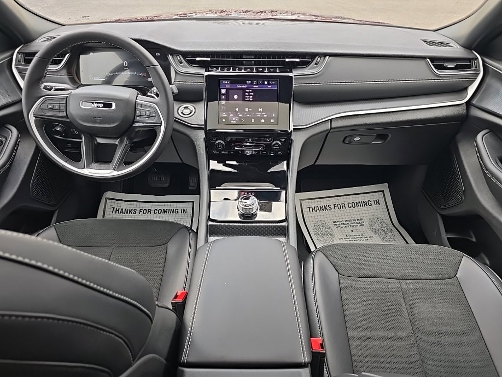 New 2025 Jeep Grand Cherokee L Altitude image 24