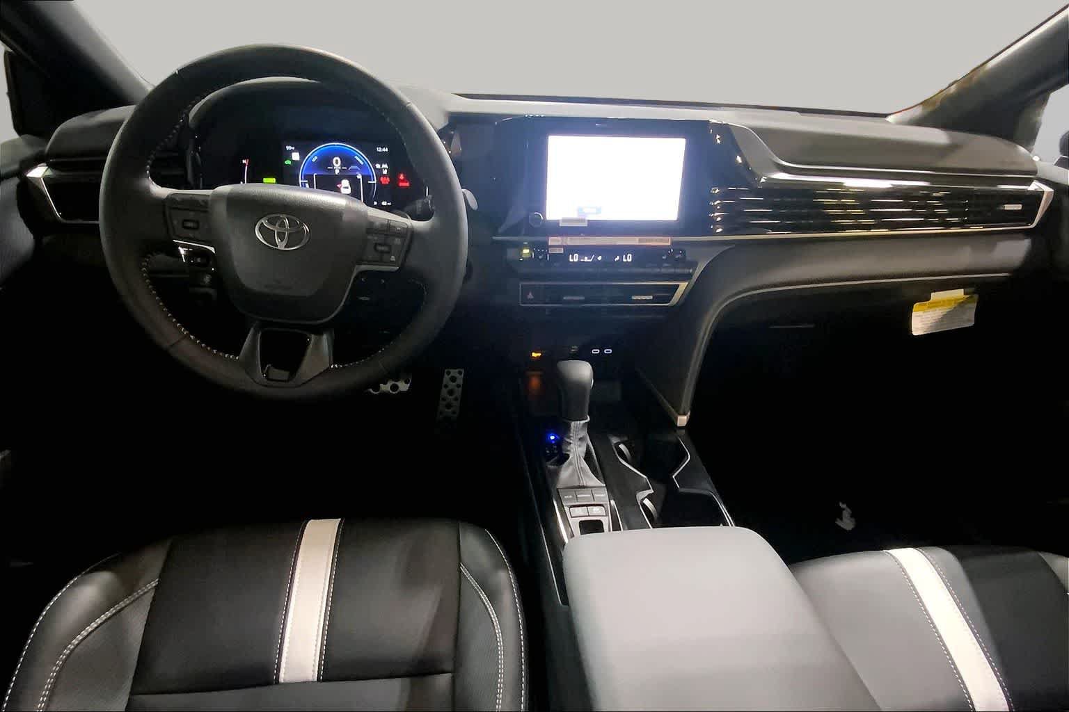 New 2026 Toyota Camry SE w/ Convenience Package FWD image 5