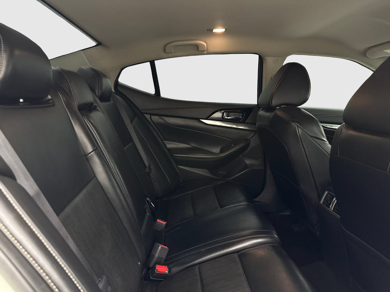 Used 2022 Nissan Maxima SV w/ Floor Mat Group FWD image 45