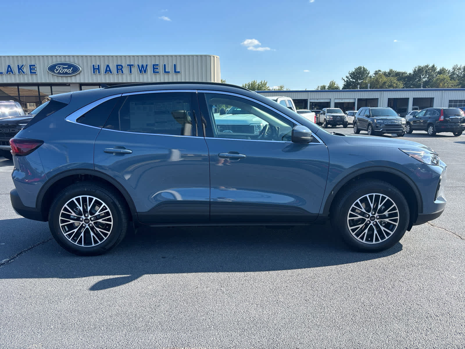 New 2025 Ford Escape SE image 24