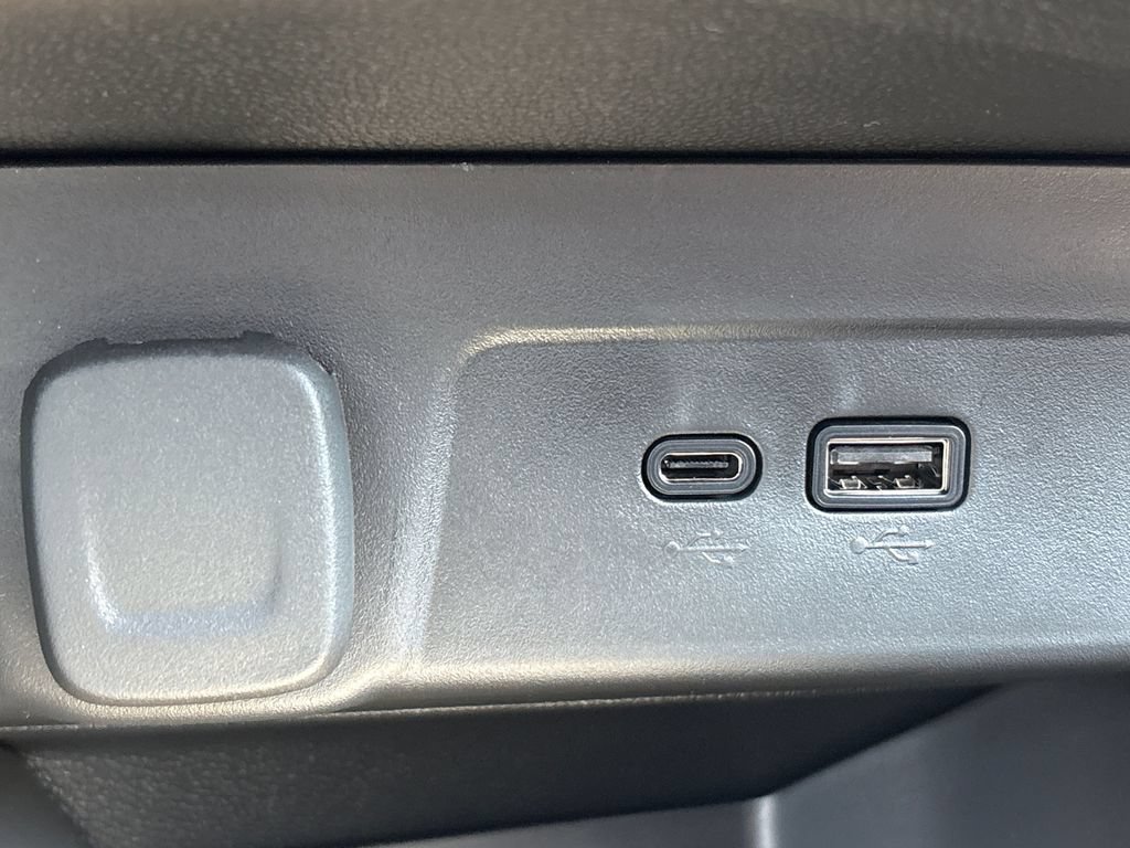 New 2026 Chevrolet Trax RS w/ Sunroof Package FWD image 4