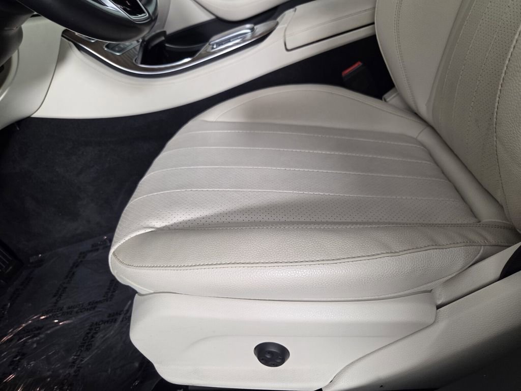 Used 2022 Mercedes-Benz E 350 Sedan image 11