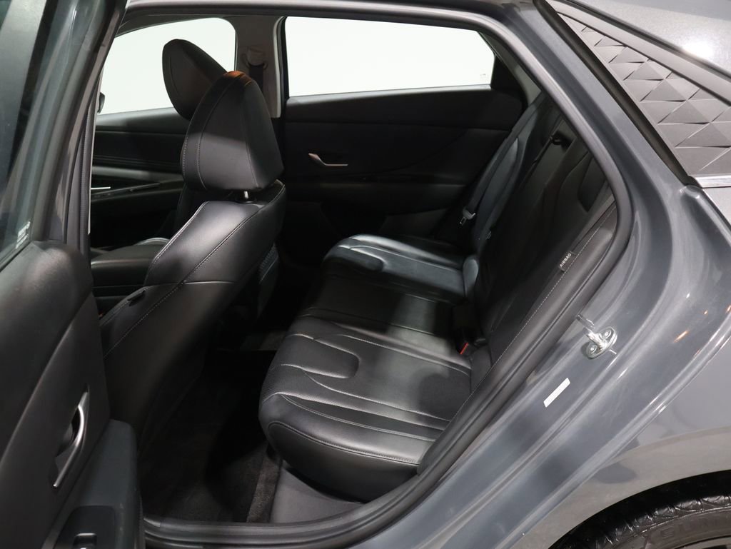 Used 2024 Hyundai Elantra Limited image 19