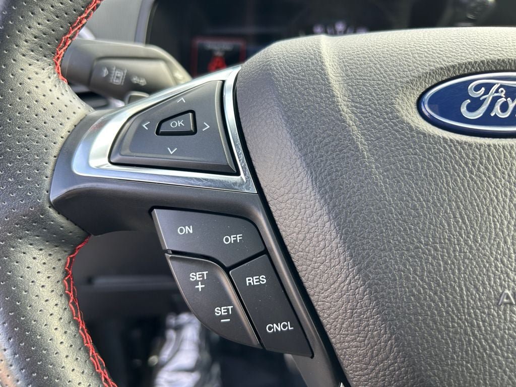 Used 2022 Ford Edge ST-Line w/ Class II Trailer Tow Package AWD/4WD image 17