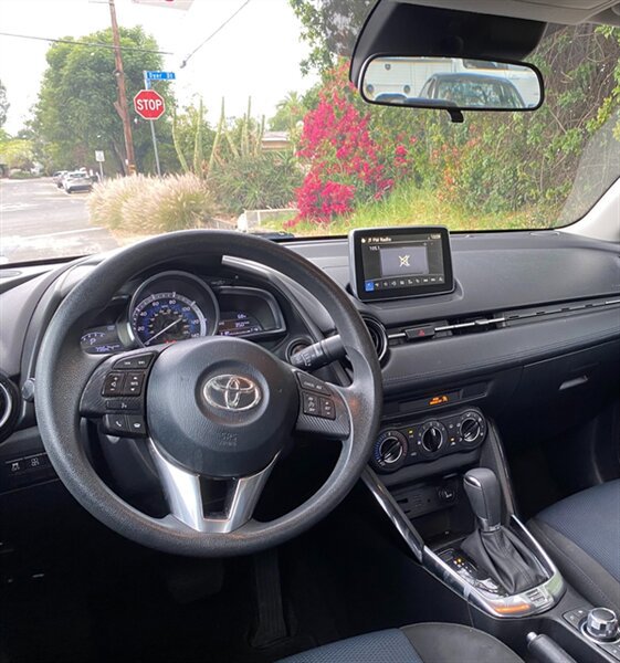 Used 2017 Toyota Yaris iA image 8