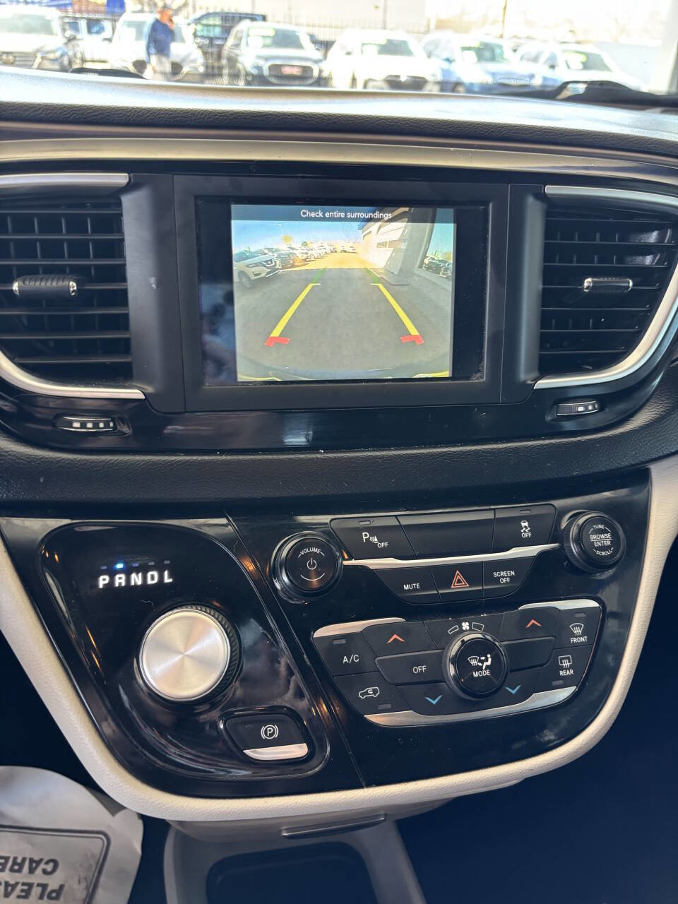 Used 2019 Chrysler Pacifica L image 10