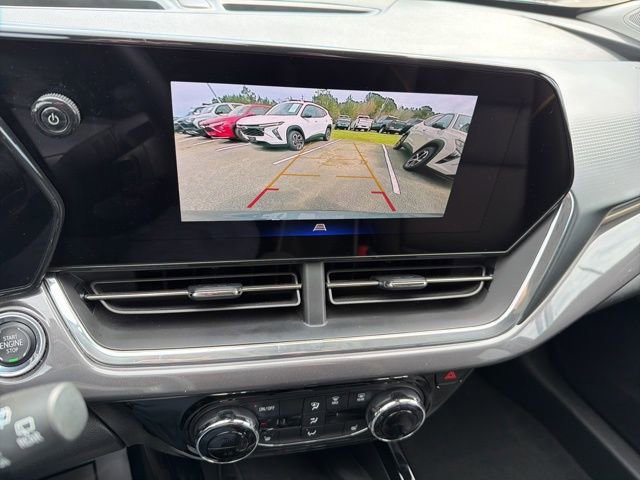 Used 2024 Chevrolet Trax ACTIV w/ Sunroof Package image 32