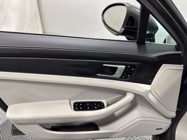 Used 2018 Porsche Panamera 4S AWD/4WD image 15