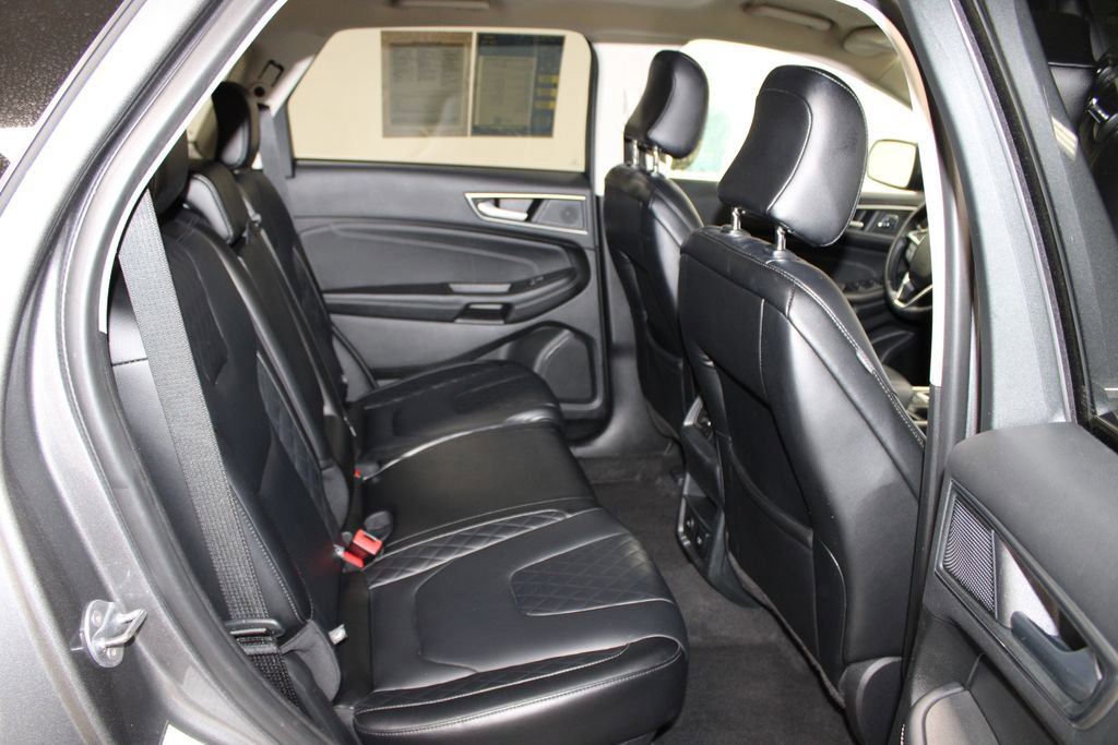 Used 2024 Ford Edge Titanium image 31