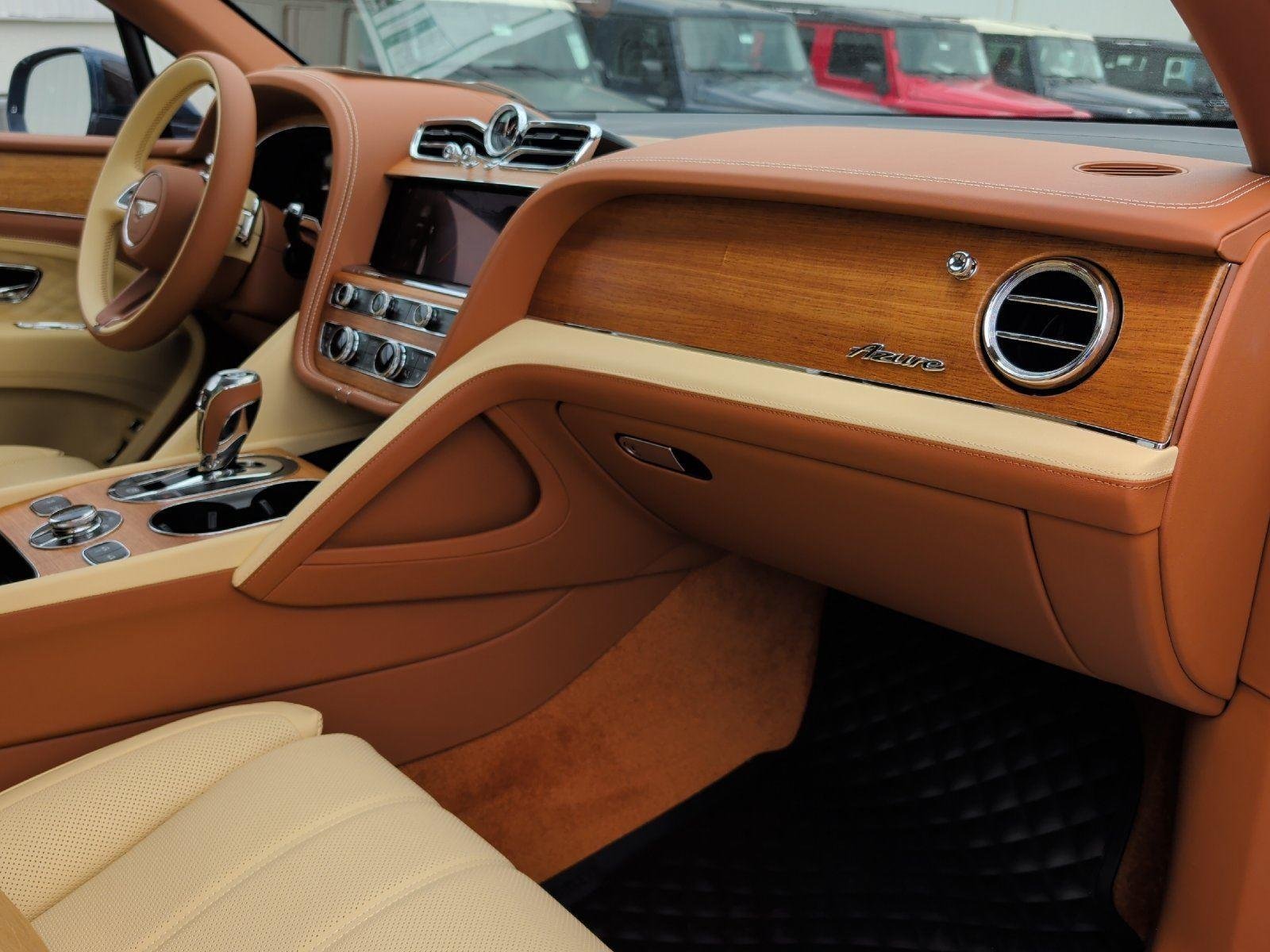 New 2026 Bentley Bentayga Extended Wheelbase AWD/4WD image 2