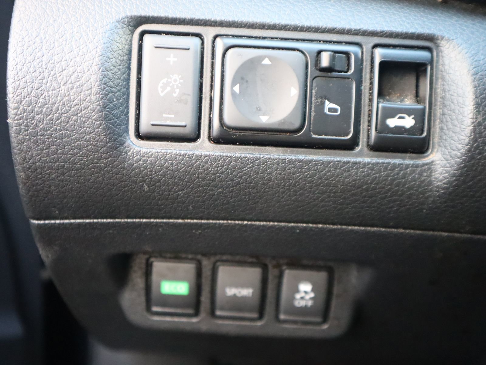 Used 2017 Nissan Sentra SV w/ Driver's Assist Package FWD image 33