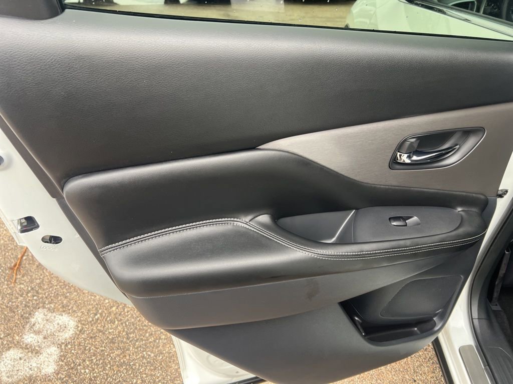 Certified 2024 Nissan Murano SV w/ SV Midnight Edition Package image 11