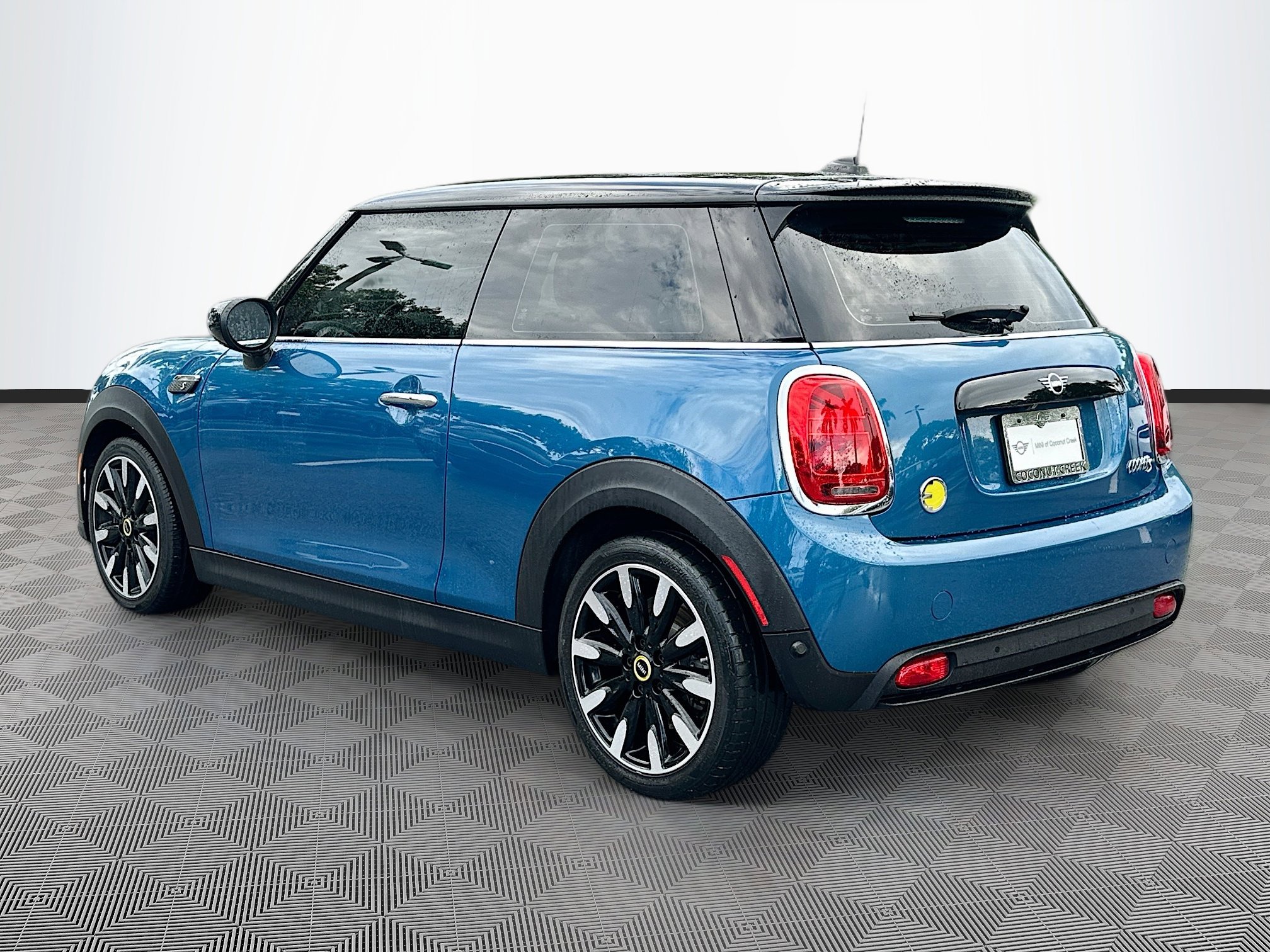Used 2024 MINI Cooper SE image 5