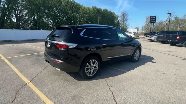 Used 2024 Buick Enclave Essence w/ Experience Buick Package AWD/4WD image 8
