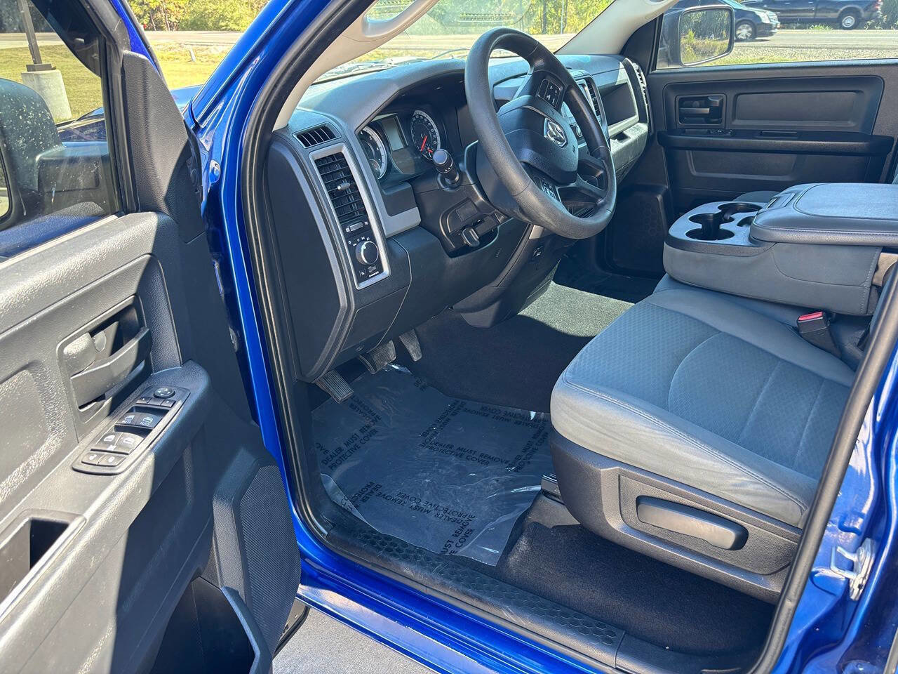 Used 2015 RAM 1500 ST w/ SXT Appearance Group image 19