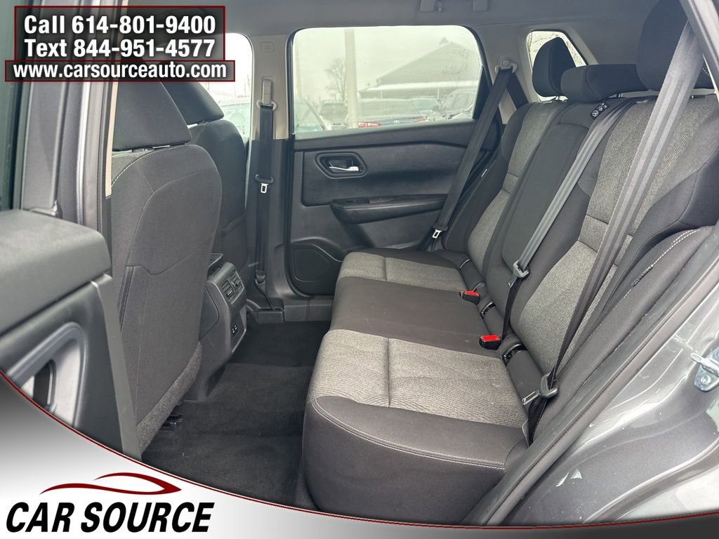 Used 2024 Nissan Rogue SV image 27