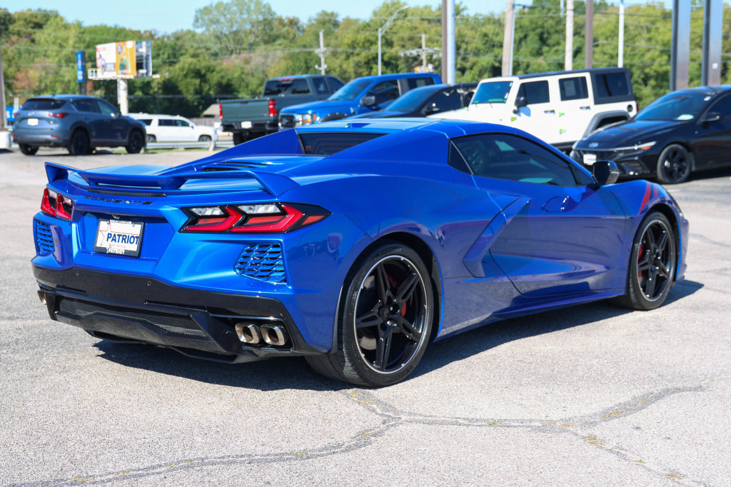 Used 2022 Chevrolet Corvette Stingray Premium Conv w/ Z51 Performance Package RWD image 12