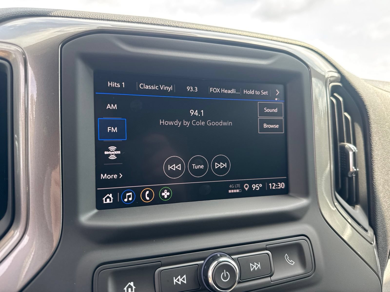 New 2026 Chevrolet Silverado 1500 Custom Trail Boss w/ Dark Appearance Package AWD/4WD image 29