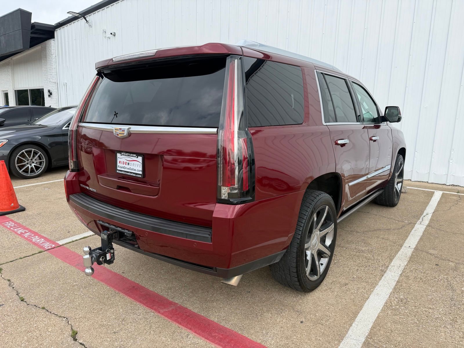 Used 2016 Cadillac Escalade Premium AWD/4WD image 7