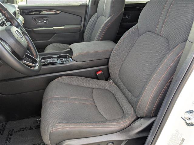 Used 2025 Honda Pilot Sport image 15