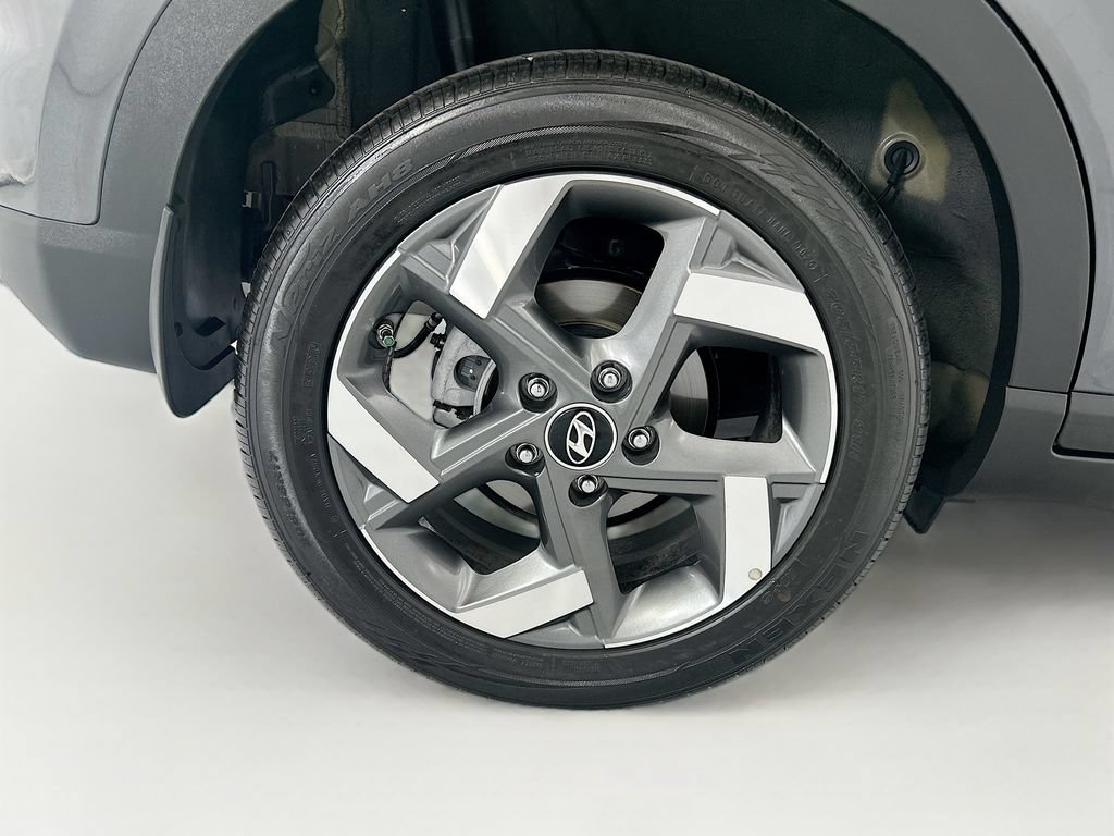 Used 2025 Hyundai Venue SEL FWD image 31