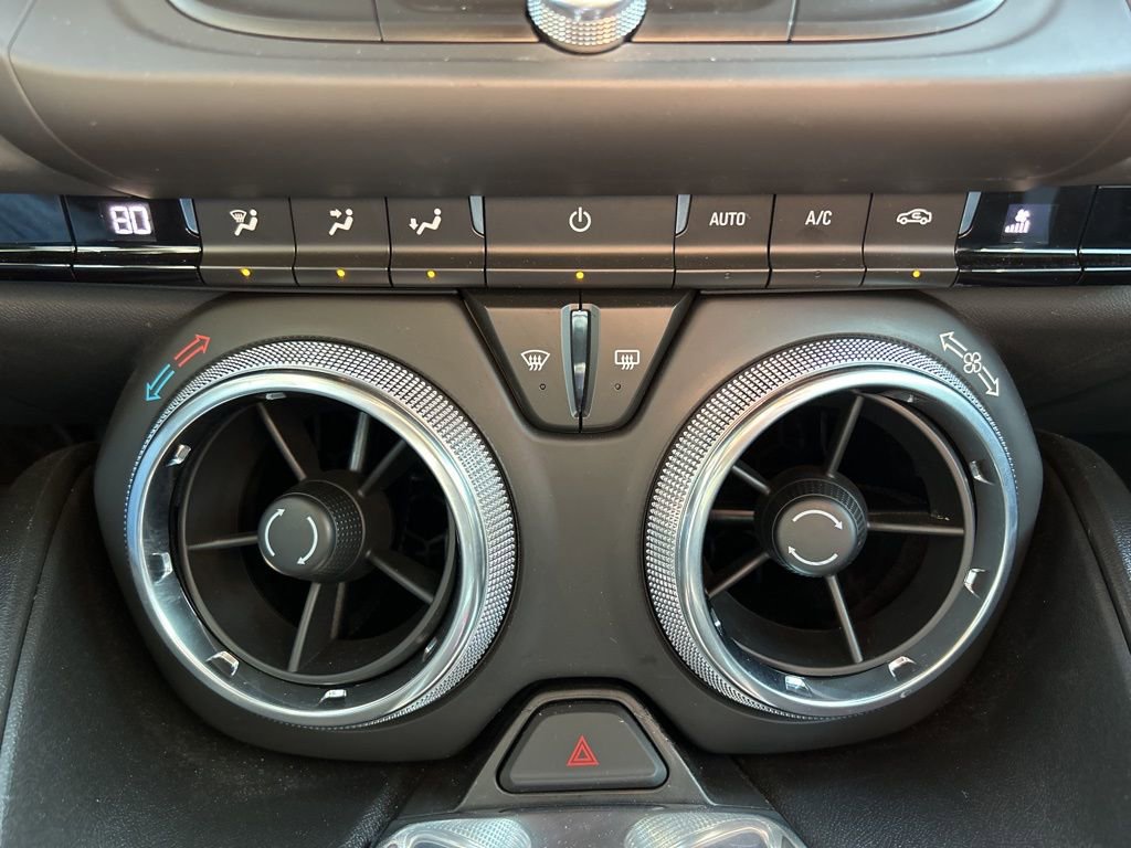 Used 2023 Chevrolet Camaro LT w/ Technology Package image 30