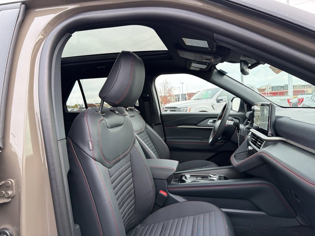 New 2026 Ford Explorer ST-Line w/ ST-Line Street Pack image 22