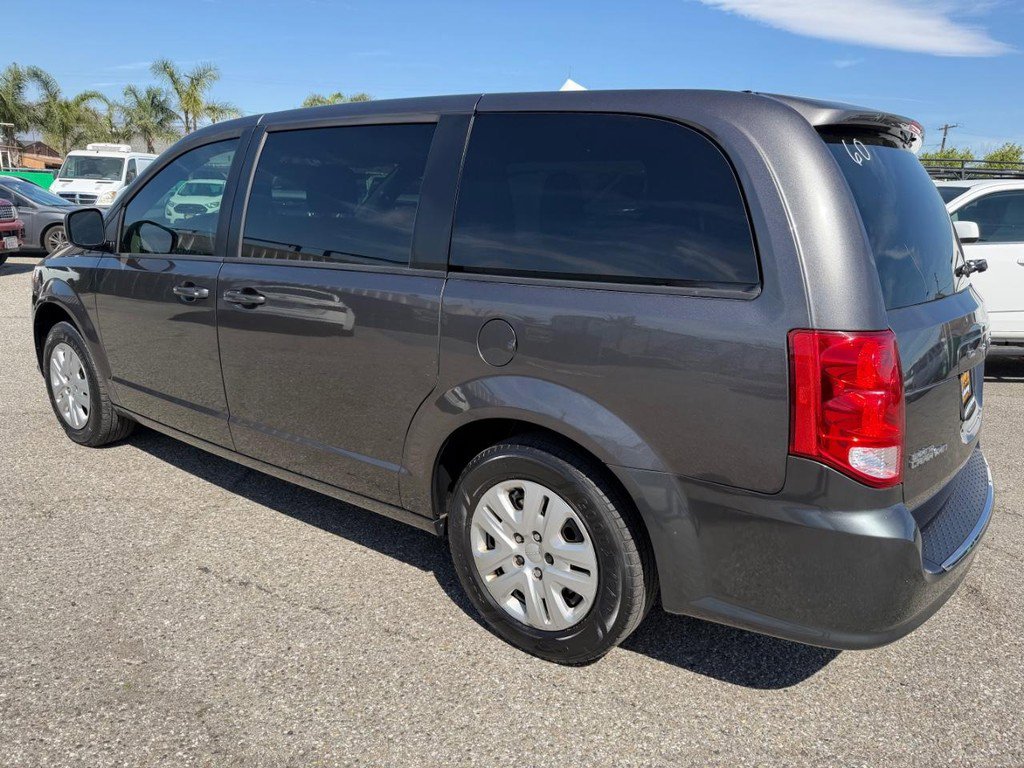 Used 2018 Dodge Grand Caravan SE w/ UConnect Hands-Free Group image 9