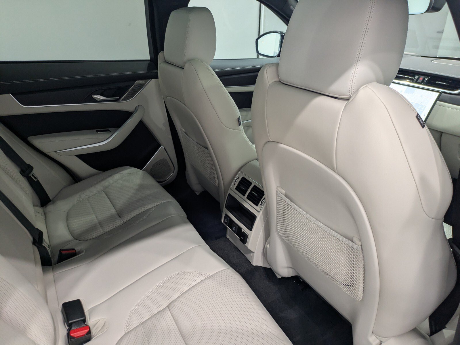 New 2026 Jaguar F-PACE R-Dynamic S AWD/4WD image 22