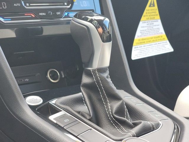 New 2025 Volkswagen Taos SE image 23