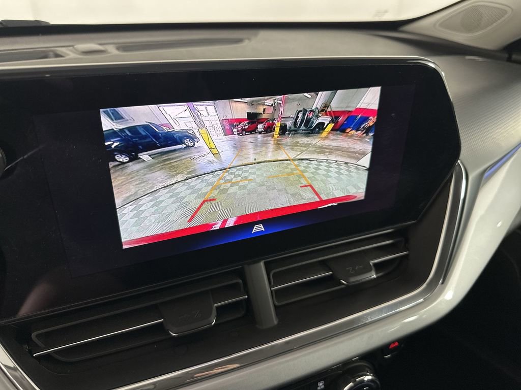 Certified 2024 Chevrolet Trax LT w/ Driver Confidence Package image 17