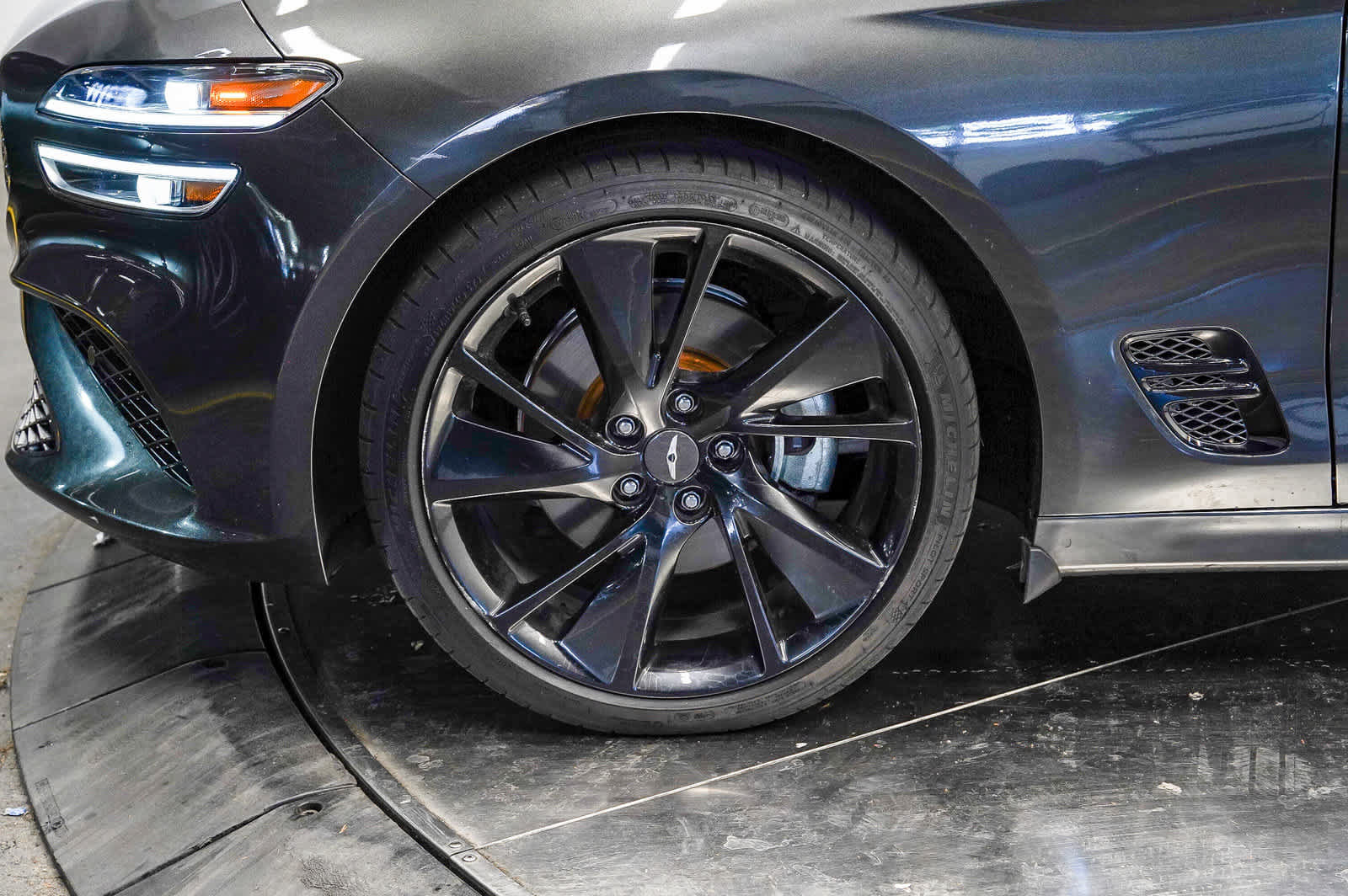 Used 2023 Genesis G70 2.0T w/ Sport Prestige Package RWD image 9