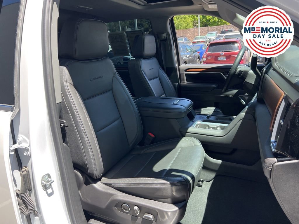 Used 2025 GMC Sierra 2500 Denali w/ Denali Reserve Package AWD/4WD image 25