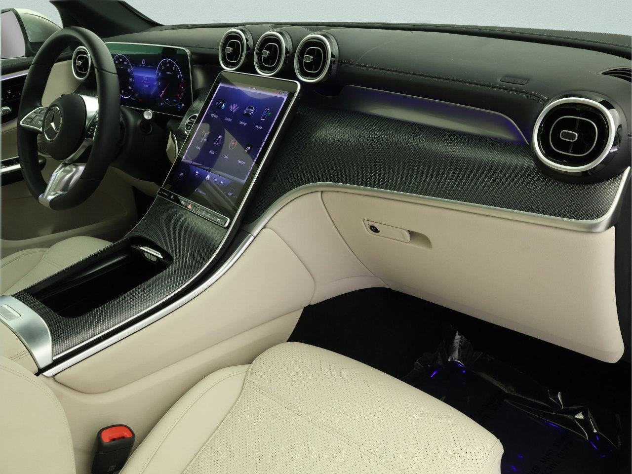 Certified 2024 Mercedes-Benz GLC 300 image 22