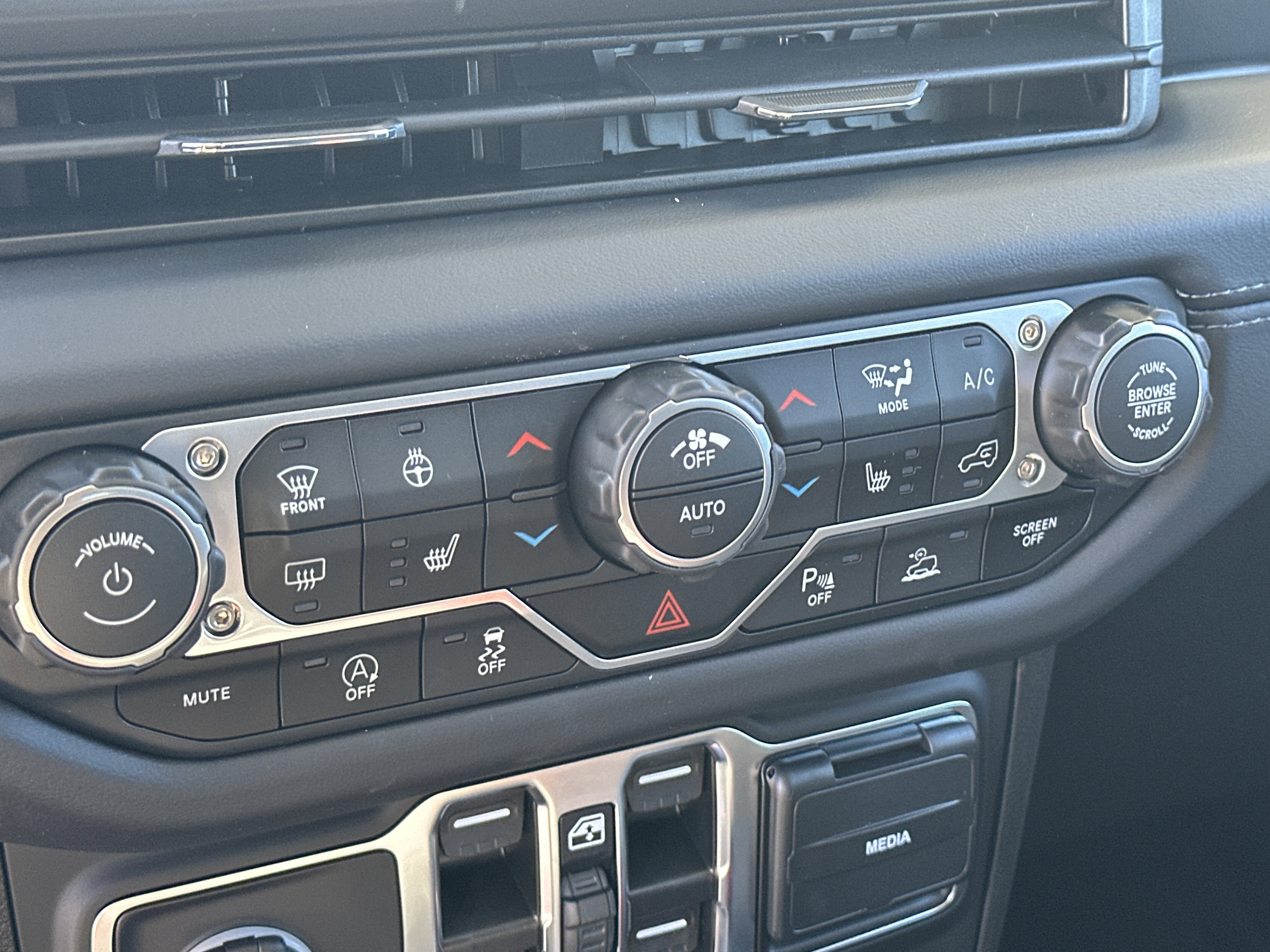 New 2026 Jeep Wrangler Sahara image 27