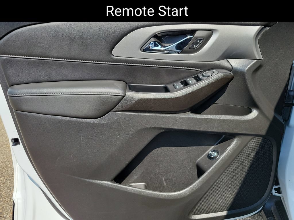 Used 2023 Chevrolet Traverse LT FWD image 11