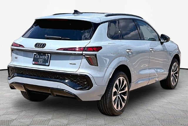 New 2026 Audi Q3 quattro 2.0T AWD/4WD image 2